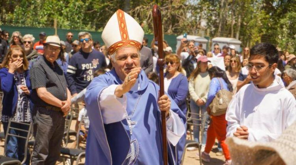 Mons. Colombo anima a profundizar el camino misionero de la arquidicesis