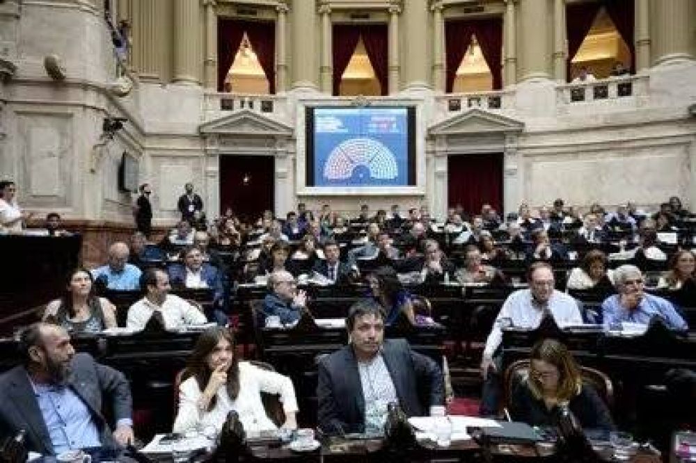 El Gobierno no descart� llamar a un plebiscito o recurrir a decretos por la Ley �mnibus: �Son herramientas constitucionales que est�n siendo evaluadas�