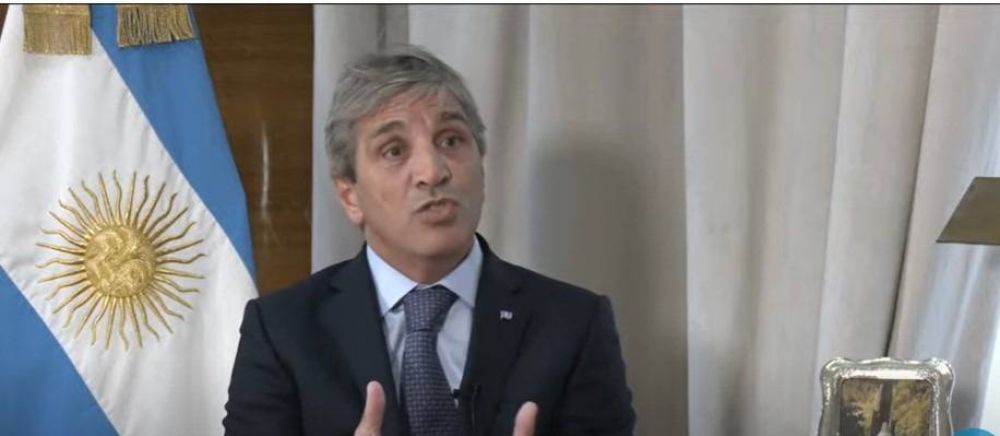 Para Luis Caputo, la Ley �mnibus no sali� por culpa de los 