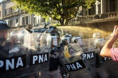 Sustancias txicas en la represin del Congreso: Denuncia de la CTA Autnoma ante la utilizacin de instrumentos de tortura