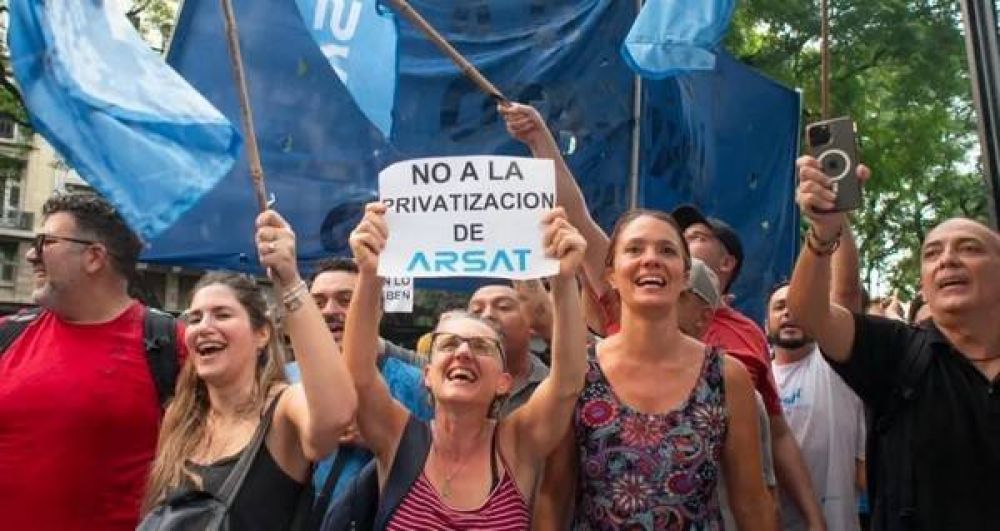 FOETRA marchó contra la privatización de ARSAT y en reclamo por atrasos salariales