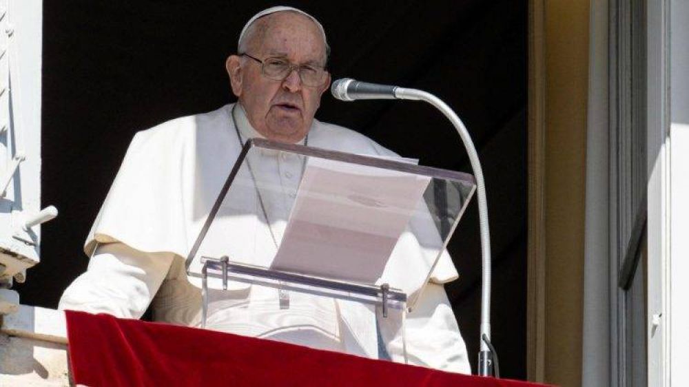 Ángelus papal: las relaciones virtuales no pueden sustituir la presencia concreta
