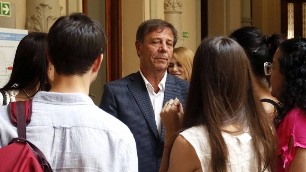 Milei ahora eval�a dividir la ley �mnibus en 