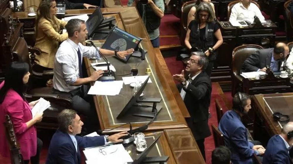 El Congreso se muestra otra vez como prueba central para Milei: sesiones extraordinarias y negociacin con Macri