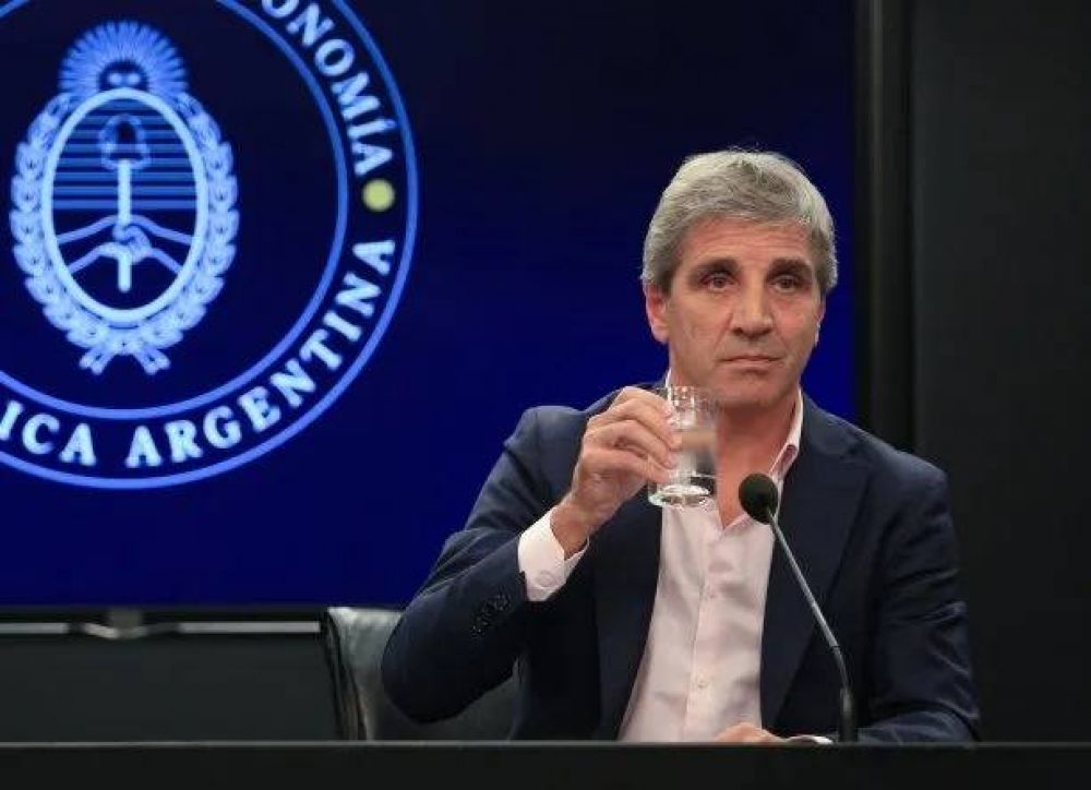 Era Javier Milei: los jubilados y la franja m�s pobre pagan la fiesta libertaria del super�vit fiscal