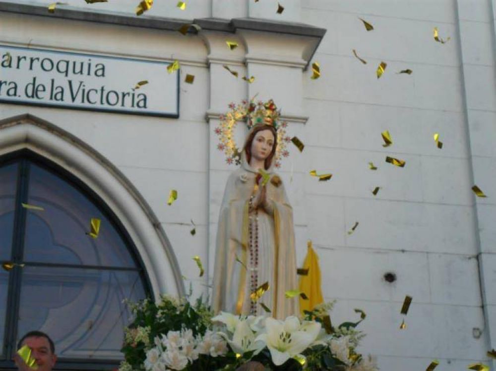 Robaron la corona de la Virgen Rosa Mstica en La Plata