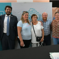 El ministro Mena y el intendente Wischnivetzky encabezaron la firma de 39 escrituras de viviendas de Mar Chiquita