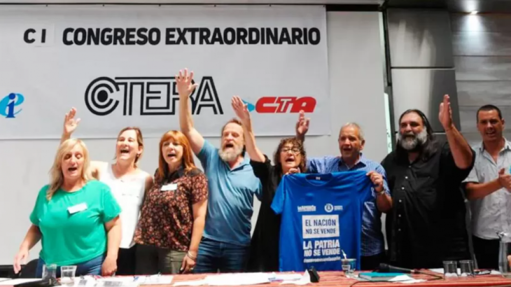 La CTERA llam a paro nacional el lunes tras el ajuste en sueldos docentes por la quita del Fonid