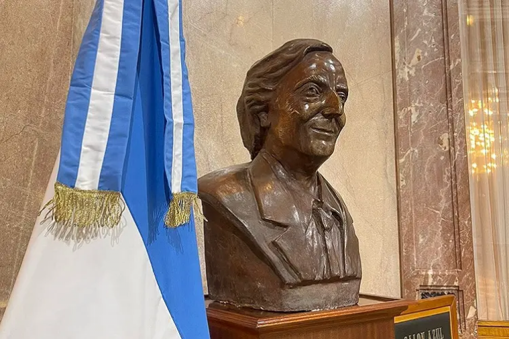 Vctoria Villarruel retir un busto de Nstor Kirchner del Congreso: No fue senador, no fue vicepresidente y yo no soy su viuda