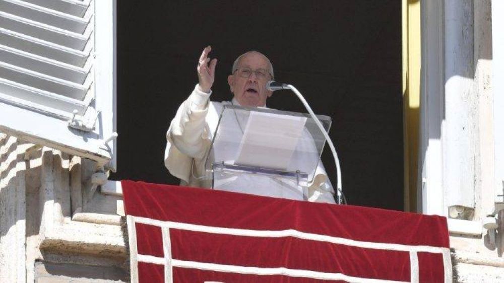 El Papa en el ngelus: 'Abrmonos a la luz de Jess'