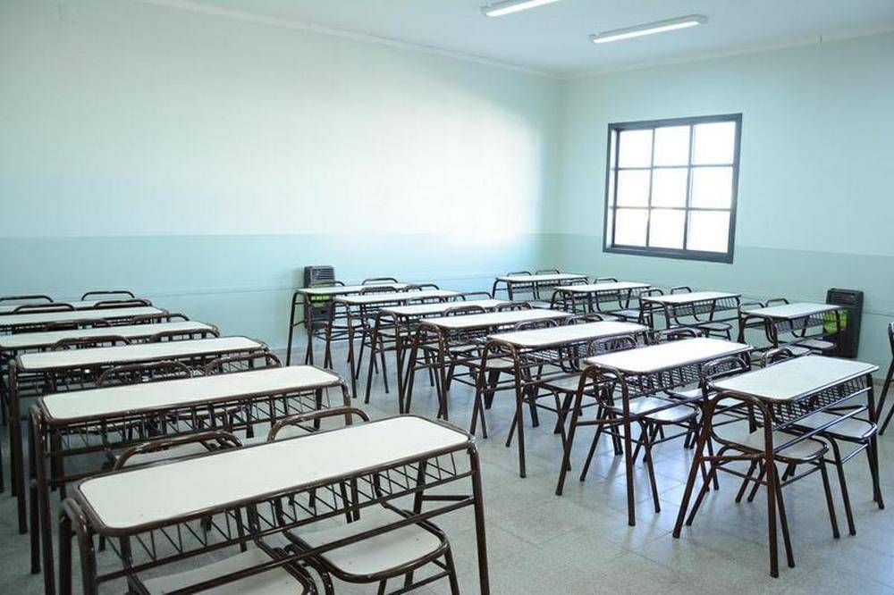 Los gremios docentes de la CGT mantienen en suspenso el paro a la espera de los resultados de la paritaria de ma�ana
