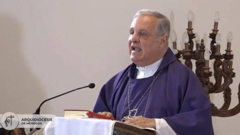 Mons. Colombo reflexion sobre el domingo de la entrega y del sacrificio
