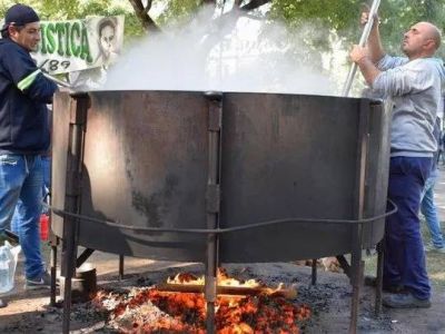 La CGT planifica montar ollas populares en la Plaza de Mayo para los prximos das