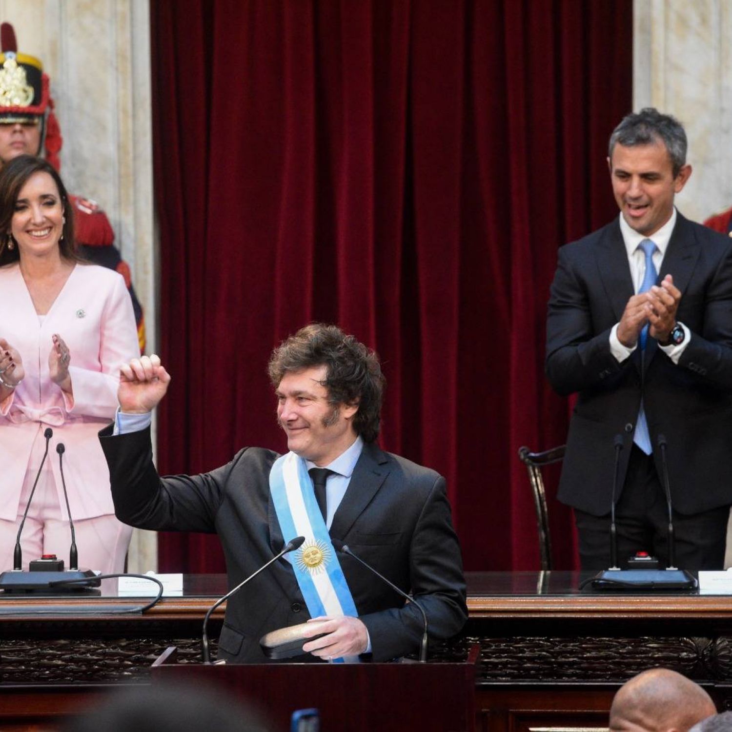 Milei unifica la estrategia de LLA: plan con gobernadores, el Congreso ...