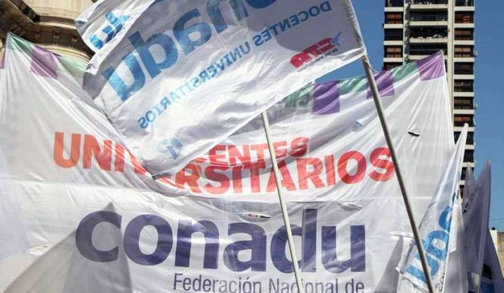 CONADU anunci Paro Nacional Universitario: denunci un atraso salarial del 50%