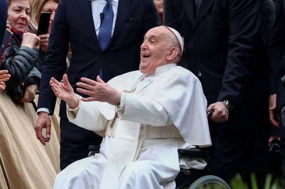 El papa Francisco mostr� signos de mejor�a al presidir una misa en una iglesia de Roma