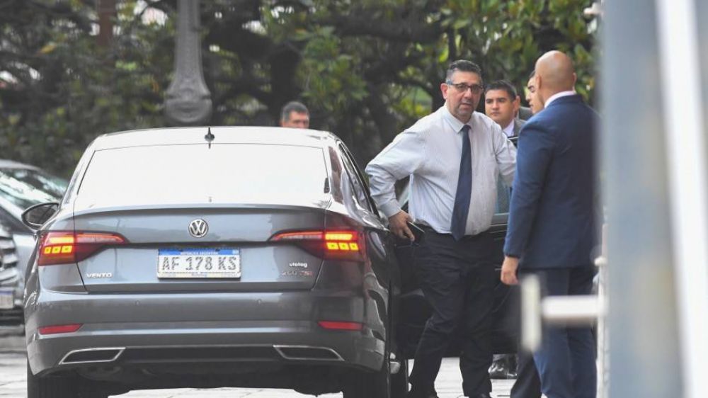 Posse quiere echar al Secretario Legal y T�cnico por la crisis del aumento de sueldo