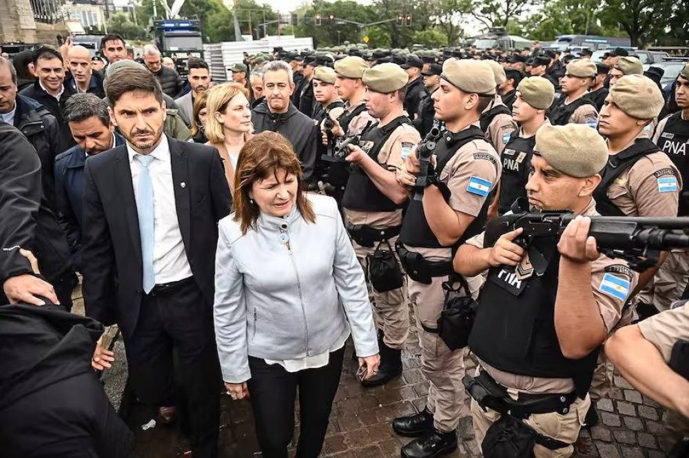 El Gobierno triplicar el despliegue de las fuerzas de seguridad en Rosario y enviar vehculos militares