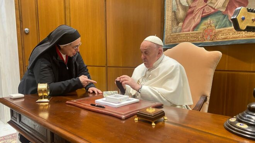 Ucrania: un rosario y una Biblia de un soldado muerto en la guerra