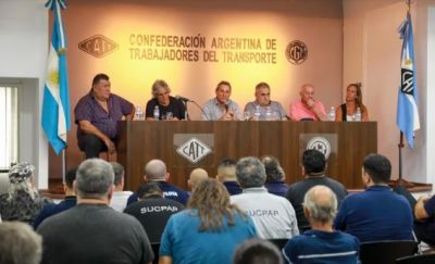 Los sindicatos del transporte se unen para presionar a la CGT por una urgente protesta contra el Gobierno