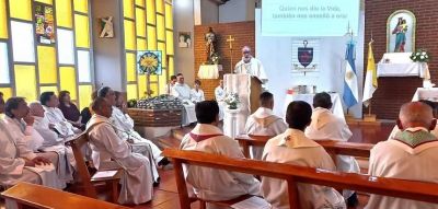 Mons. Medina, en la misa crismal: 'Quien nos dio la Vida, nos ense tambin a orar'