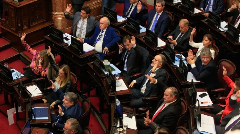 Ganar y hacer silencio, la estrategia peronista en el Congreso