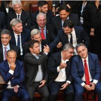 Axel Kicillof tiende puentes con los gobernadores y salta el cerco de Buenos Aires