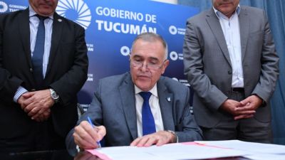 Jaldo cierra filas con el peronismo tucumano y busca evitar crticas en el congreso del PJ nacional