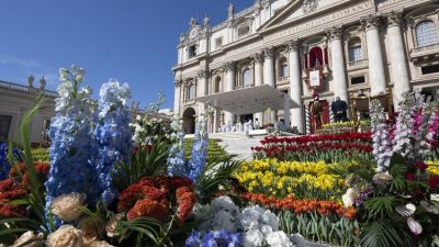 Semana Santa: la plaza y la baslica de San Pedro sern un jardn multicolor