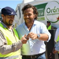 Orn: El gobernador entreg tres camiones recolectores de residuos con cajas compactadoras