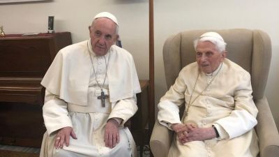 El libro con los recuerdos de Francisco sobre Benedicto XVI: 
