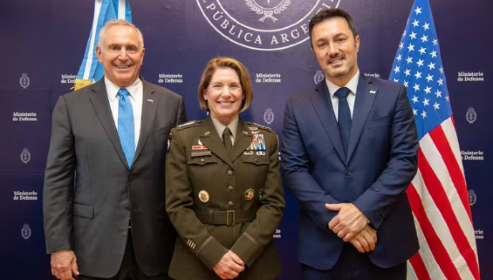 La jefa del Comando Sur de EEUU se reuni con Luis Petri en el inicio de las actividades oficiales en Argentina