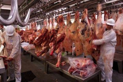 Gremios de la carne solicitan reabrir la paritaria para recomponer salarios en el sector