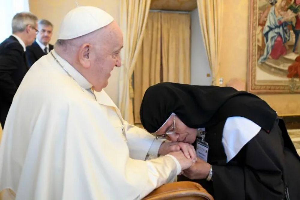 El Papa Francisco aconseja a Carmelitas Descalzas abandonarse en Dios y evitar clculos humanos