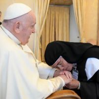 El Papa Francisco aconseja a Carmelitas Descalzas abandonarse en Dios y evitar clculos humanos