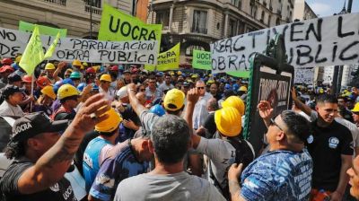 La UOCRA se declar en estado de alerta y movilizacin y amenaz con una huelga en todo el pas