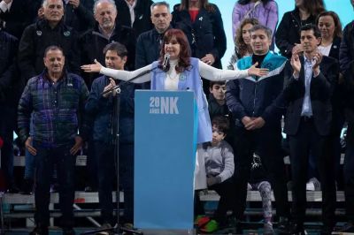 Cristina Kirchner reaparece para cuestionar a Milei, pero hay expectativa por sus dichos sobre la interna del peronismo