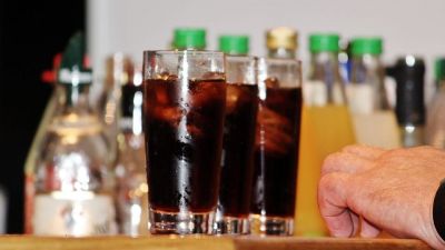 El Ministerio de Salud vuelve al debate sobre el impuesto saludable a las bebidas azucaradas
