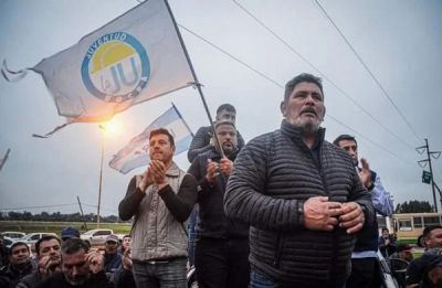 La UOCRA profundiza protestas en Zrate por el despido de 570 trabajadores de la obra nuclear CAREM