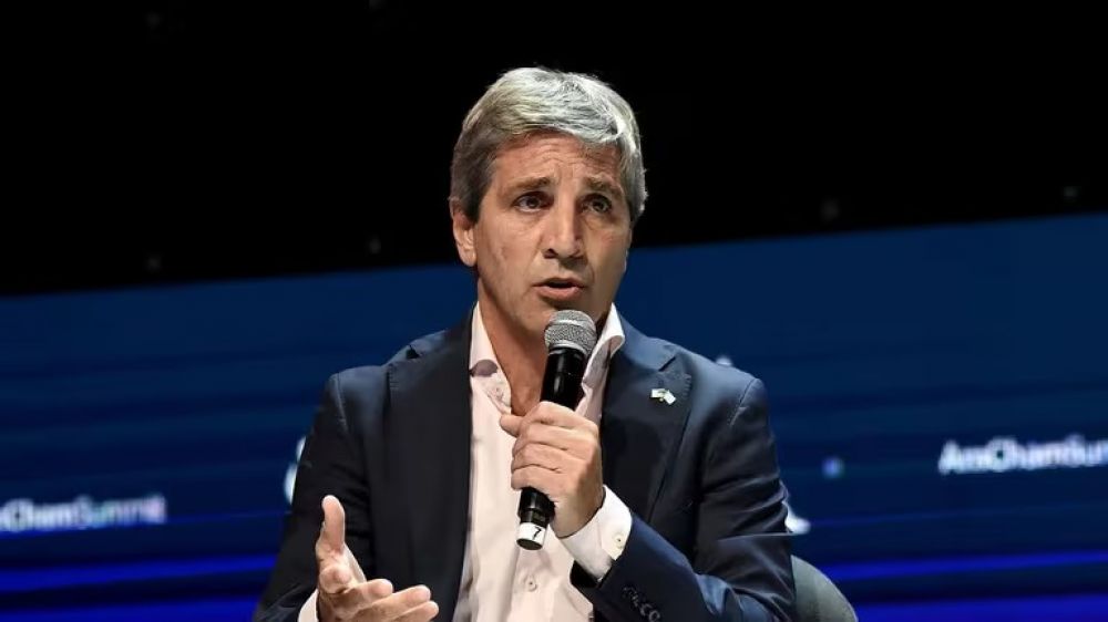 En Los �ngeles, Caputo expuso ante empresarios y compartir� un evento con la n�mero uno del FMI