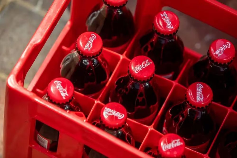 Coca-Cola FEMSA suspende operaciones en planta de Brasil por inundaciones