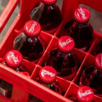 Coca-Cola FEMSA suspende operaciones en planta de Brasil por inundaciones