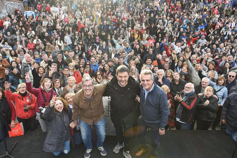 Masivo acto de Unin por la Patria en Rosario: 