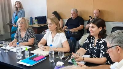 La Pampa: Ziliotto puede enfrentar un conflicto con los docentes, que an no acordaron el sueldo de abril