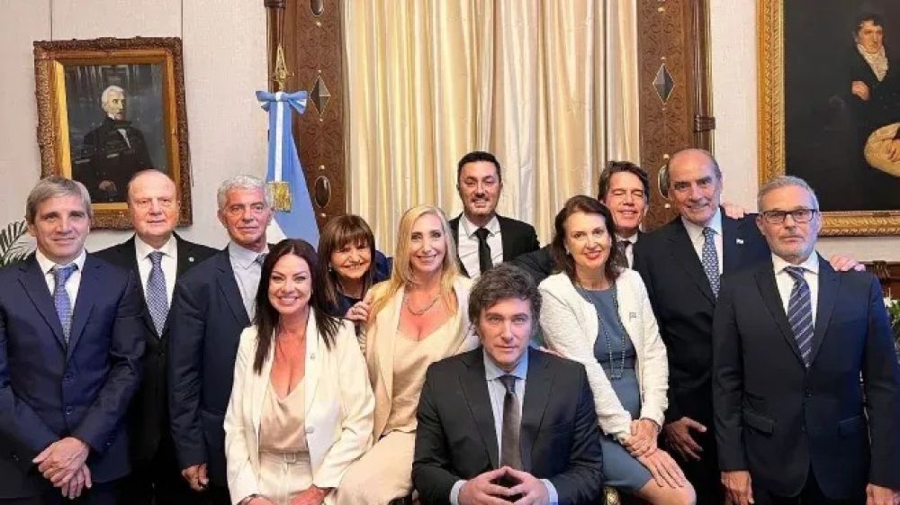 Javier Milei sostiene el Pacto de Mayo sin ley Bases y con el gabinete en crisis