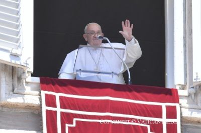 �Cu�les son los pasos con los que Jes�s nos muestra el camino? Papa responde