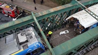 Choque de trenes en Palermo: piden la indagatoria de Luis Caputo y del secretario de Transporte Franco Mogetta