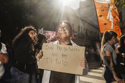 Divide y reinars: El Gobierno aumenta el presupuesto solo para la Universidad de Buenos Aires
