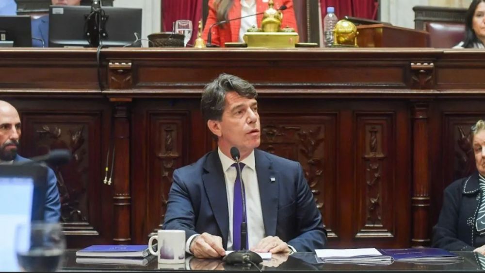 Posse reconoci� que casi 1 mill�n de trabajadores volver�an a pagar Ganancias si prosperan la Ley Bases y el paquete fiscal