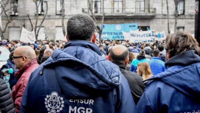 Mar del Plata: Municipales en guerra porque Montenegro congel las paritarias y quiere prohibir los paros